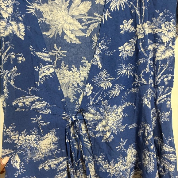 Anthropologie Maeve Blue and White Floral Blouse Size 4 - Picture 2 of 6